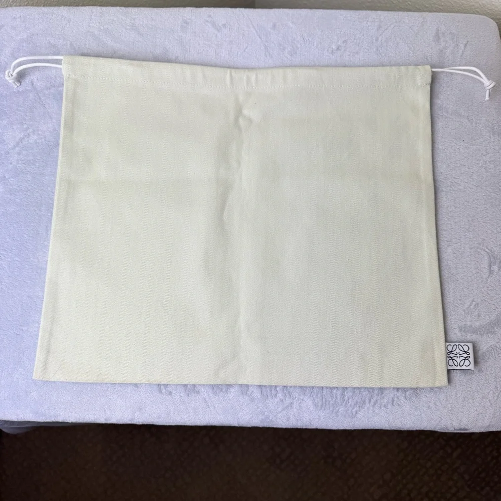 Loewe Drawstring Dust Bag New - Picture 4 of 7